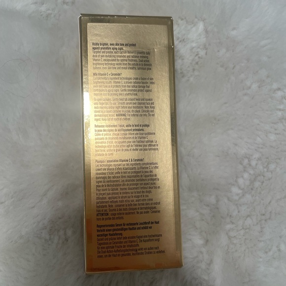 Elizabeth Arden VITAMIN C CERAMIDE CAPSULES RADIANCE RENEWAL SERUM 60 capsules - Picture 11 of 12